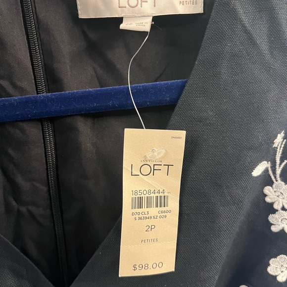 Loft dress - Picture 2 of 4